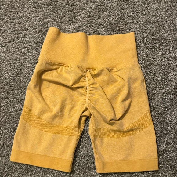 Compression crunch booty workout shorts in yellow - Picture 1 of 2